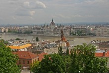 БУДАПЕШТ / Величественный символ независимости и единства венгерской нации гордо возвышается над Дунаем.