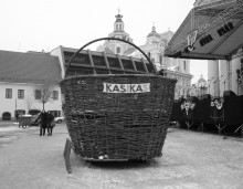 Эксклюзивное авто. / Фрагменты ярмарки Казюкаса в Вильнюсе.