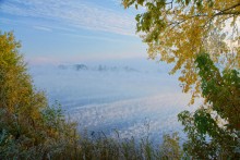 райское местечко / раннее утро, туман,отражение облаков в  реке.