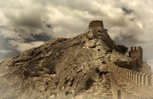 К вершине Девичьей башни / Крым, Судакская крепость (или Генуэзская)