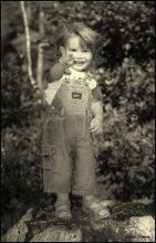 Весельчак / Весёлый мальчик на загородной прогулке