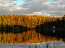 Осень на севере / Изба на берегу Наглимозера. Национальный парк Кенозерский. Архангельская область.