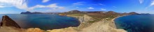 Вид на &quot;остров&quot; Крым с мыса Хамелеон / Слева Коктебельская бухта и Карадаг. Справа Тихая бухта

Панорама из 16 вертикальных кадров.