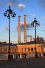 Фонари и трубы / Мост у храма Христа Спасителя