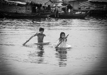 ...у верблюда два горба,потому что жизнь-борьба... / Камбоджа,озеро Томлесап,плавучая деревня