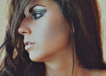 pretty / Всё в ней гармония, всё диво,
Всё выше мира и страстей;
Она покоится стыдливо
В красе торжественной своей;
Она кругом себя взирает:
Ей нет соперниц, нет подруг;
Красавиц наших бледный круг
В ее сияньи исчезает.