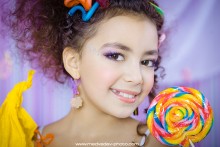 candy princess / Фотограф/постобработка/стиль - Павел Медведев.
Ассистент/стиль - Варвара Медведева.
Визаж/стиль - Даша Мирошниченко.
Прическа - Наташа Ерёмина.