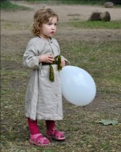 девочка с шариком / праздник в Тракае