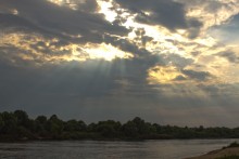 Закат на реке Припять / Набежали облака и закрыли солнце, вот и взяла фотоаппарат ....