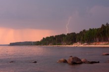 Удар молнии на закате II / Балтийский берег