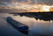 В дальнее плавание / Городской закат