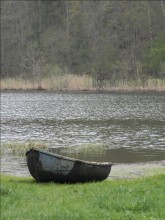одинокая лодка / одинокая лодка