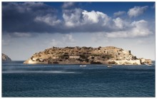 Остров.................................. / у побережья о.Крит.....