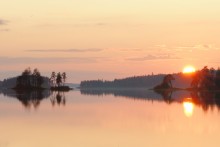 Ещё чуть-чуть / Карелия, закат в белую ночь.