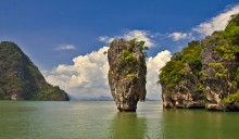 Остров Бонда / Тайланд, архипелаг Пханг-Нга, остров, ставший известным, после съемок фильма о Джеймсе Бонде &quot;Человек с золотым пистолетом&quot;, для иностранцев его переименовали в о. Бонда