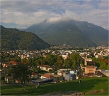 Город у подножья / Швейцария,горы