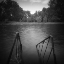 &nbsp; / в воду