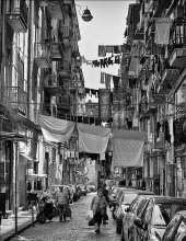 НЕАПОЛЬ ГОРОД КОНТРАСТОВ / Одна из улиц исторического центра Неаполя! &quot; КВАРТЬЕРИ   ИСПАНЬЁЛИ&quot;