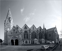 Paderborner Dom / Кафедральный собор г. Падерборна. Германия. 4 вертикальных кадра с рук