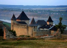 Хотин / Украинская крепость в местечке Хотин, под стенами которой сражались -  доблестный рыцарь Айвенго, Робин Гуд, Тарас Бульба, Дартаньян и три мушкетера...
