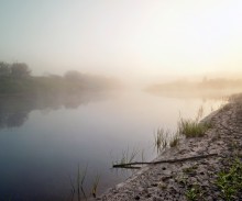 Утро / Утро река контровой свет туман