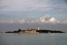 Остров / Не далеко от Венеции