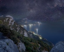 ночь на мысе Айя / вид на бухту Ласпи, Крым