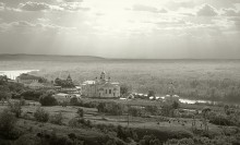 Жемчужина Дона / Вид на Усть-Медведицкий Спасо-Преображенский женский монастырь, расположенный на берегу Дона близ города Серафимович.