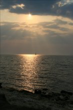 Морской закат / Летний закат на берегу Черного моря в районе мыс Херсонес г.Севастополь.