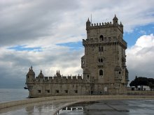 Беленская башня / Беленская башня (Torre de Belem) расположена в одноименном районе Лиссабона, в свое время распологалась на острове, выполняя функцию сторожевой башни, впоследствии с обмельчанием берега стала парктически его частью и символом города.