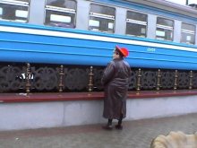 как не уходят паровозы, я провожаю поезда / ту-ту! ты-дых-ты-дых