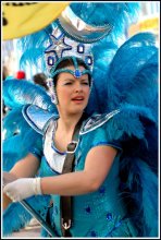 Участница карнавала / Снимок сделан во время традиционного португальского карнавала.