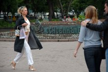 вот будешь меня пилить - на такую поменяю. / ***