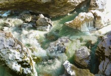 Ледяные воды камней / Дыхание зимы из воды...брызги, замерзающие в полете...