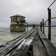 Вокруг да около. / Старая заброшенная водокачка в поселке Красный Профинтерн,в 50 км от Ярославля.