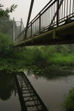 Заброшеный мостик / Жаркое лето 2010г. Всё вокруг горело и смог был такой, что не продохнуть... Мостик через реку Нара недалеко от Наро- Фоминска.