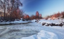 зимний вечер / речка еще держится, мороз -15, но уже не парит.