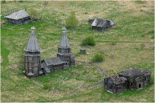 Варваринская церковь / С борта самолёта, построена в 1650 году в деревне Яндомозеро,в настоящее время полностью разграблена...