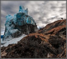 Противостояние / Ледник Перрито Морено в Аргентине. Снято с той точки, куда не пускают. 50 метров выше несколько лет назад, при обрушении стены льда погибло 37 человек.