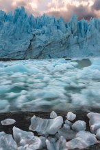 Дыхание воды / Аргентина. Ледник Перрито Морено, с уреза воды, рядом с обрушенной ледяной аркой. Мультиэкспозиция.