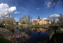 Весенний денек в провинции / Балтика.В замке расположен наркологический диспансер.