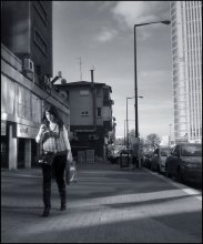 по улице моей... / Название возникло как-то спонтанно, а через пару дней я узнал о кончине Беллы Ахмадулиной...

Израиль. Рамат-Ган (снято мобильным телефоном)