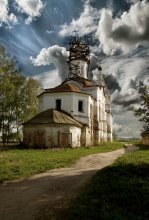 &nbsp; / Церковь во имя святого Леонтия епископа Ростовского. Являлась одной из самых древнейших приходских церквей 1676  года.