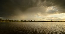 waterdust over river / waterdust over river