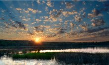 Первые лучики солнца. / Рассвет над озером в Слониме.