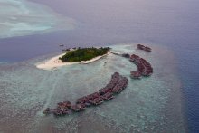 Мальдивы. Жизнь посреди океана. / Мальдивы. Съемка с гидросамолета.
