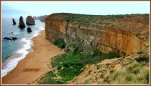 Австралия / Снимок сделан в марте 2011 года на побережье Тасманова моря к западу от Мельбурна в районе места, называемого &quot;12 Апостолов&quot;.