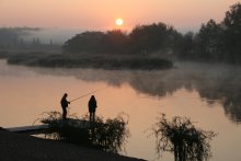 Юные рыбаки. / Утренняя рыбалка на реке Южный Буг.
