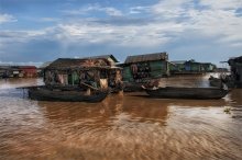 жизнь на воде / Вьетнамская рыбацкая деревня на озере Тонлесап
серия Камбоджа
