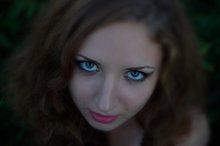 Августовская / Вологодская область, Мосейковское поле
модель Алёна Садыкова
Отрывок из фотобенефиса Катюша Горголь. Солнечная песня